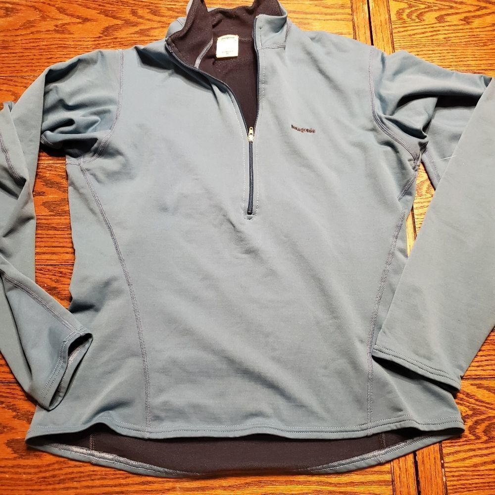 Patagonia light blue half zip lightweight pullover